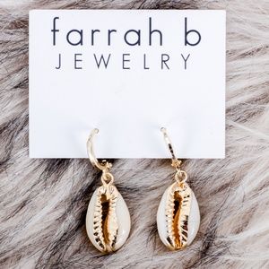 NWT Farrah B Shell Huggie Earrings